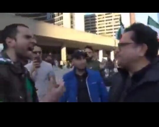 حمله هواداران “مترقی ترین انقلاب خاورمیانه”