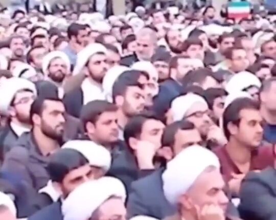 دشمن روی زخم مینشیند…