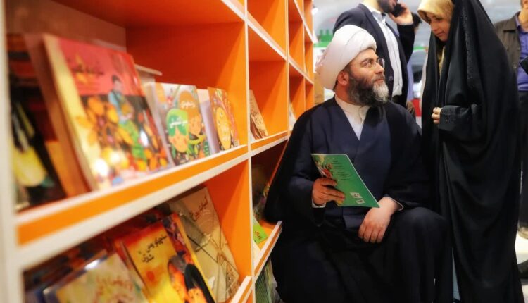 ابتکار رئیس سازمان تبلیغات اسلامی در نمایشگاه کتاب