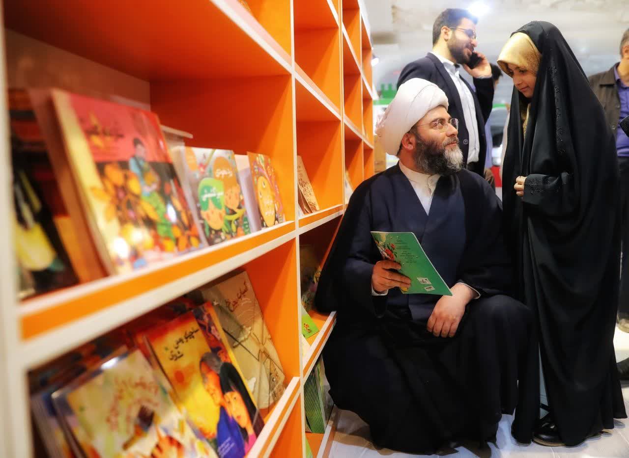 ابتکار رئیس سازمان تبلیغات اسلامی در نمایشگاه کتاب