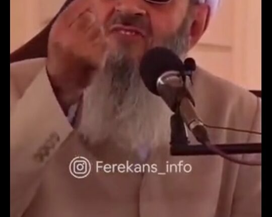 تناقضات عبدالحمید ادامه دارد…
