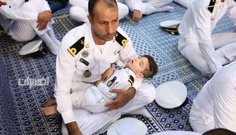 عکس دیدنی از حاشیه دیدار کارکنان و خانواده‌های ناوگروه ۸۶ با رهبر انقلاب
