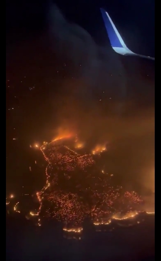 تصاویر آخرالزمانی از آتش سوزی‌های مرگبار در آمریکا