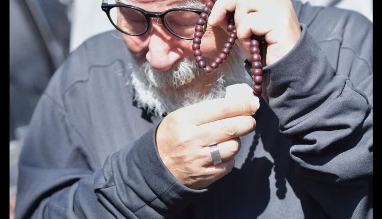 تصویری از مراسم ختم مرحوم رضا داوودنژاد