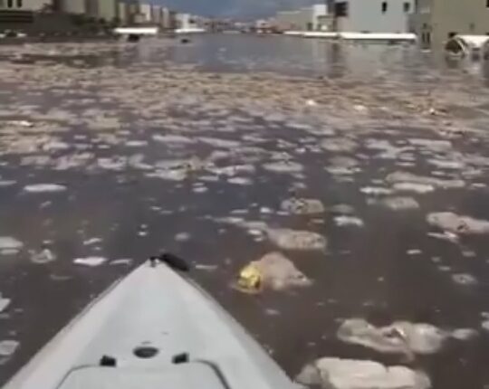 دبی، در زیر آب