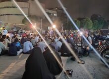 دعا برای سلامتی رئیس‌جمهور در میدان ولیعصر
