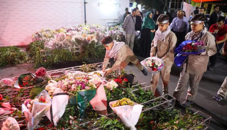 طوفان مردم تهران در ادای احترام به سید مقاومت؛ فلسطین گلباران شد
