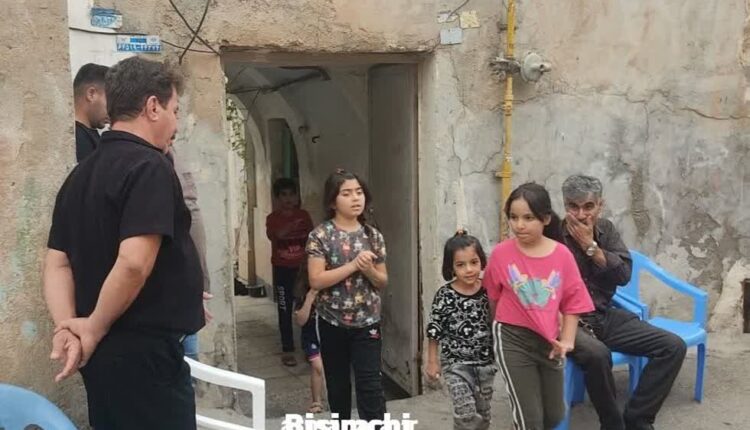 درب خانه شهید محمدمهدی شاهرخی‌فر در شوشتر