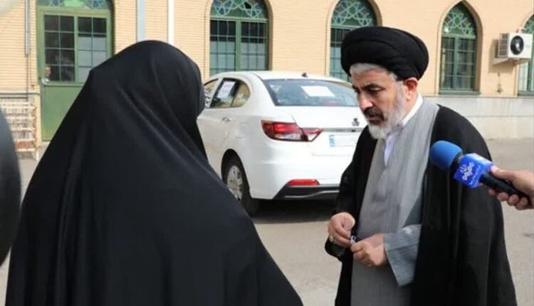 بانوی ارومیه‌ای خودروی خود را به جبههٔ مقاومت اهدا کرد