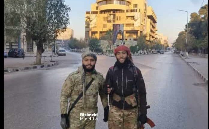 اومده بودن حلب عکس یادگاری بگیرن
