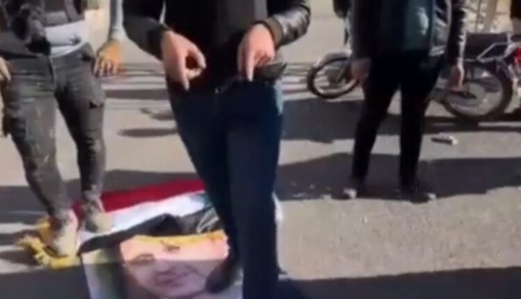 پرچم فلسطین زیرپای تروریست های در سوریه