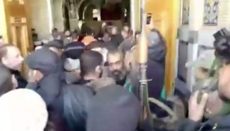 شورشیان تحریرالشام وارد حرم حضرت زینب(س) شدند