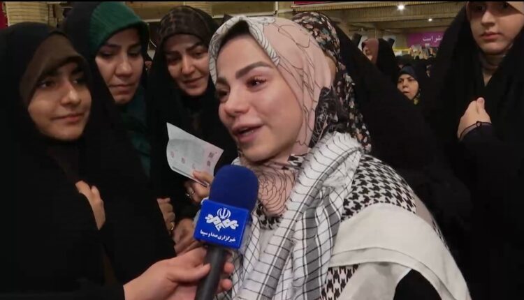 هدیه غافلگیر کننده رهبر انقلاب به مجری تلویزیون