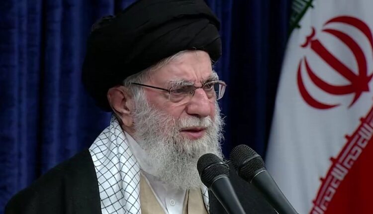 رهبر انقلاب:باید در همه زمینه‌ها امیدوار باشیم