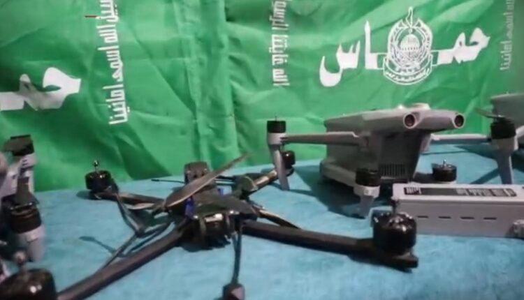 غنیمت گرفتن تعدادی پهپاد اسرائیلی توسط رزمندگان مقاومت