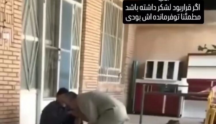 ادب حاج قاسم سلیمانی در برابر پدرش