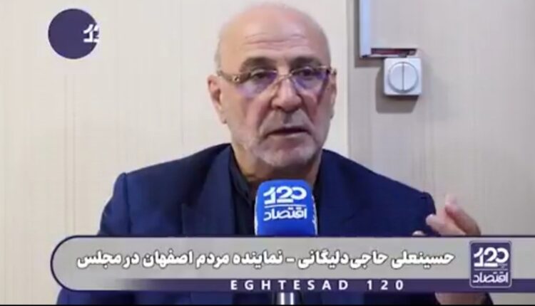 نماینده مجلس: از روزی که همتی سیاست‌های ارزی اش را اجرا کرد، جهش ارزی رخ داد