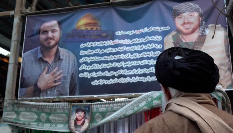 حضور رهبر انقلاب بر مزار شهید نوید صفرزاده