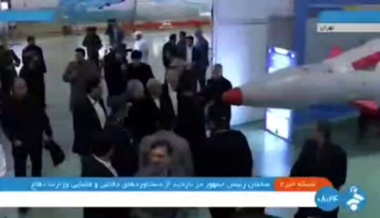 بازدید رئیس‌جمهور از موشک بالستیک “اعتماد”