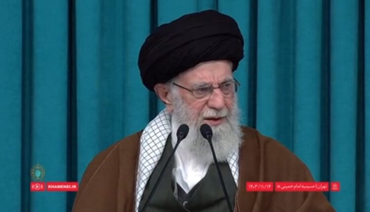 رهبر انقلاب:ملّت ایران جرئت دارد که بگوید مرگ بر آمریکا