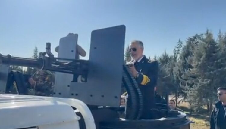 شلیک سرد آزمایشی دریادار سیاری با تیربار گاتلینگ ارتش