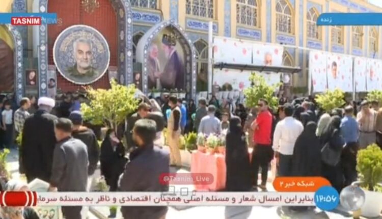 مزار حاج قاسم سلیمانی در لحظه تحویل سال