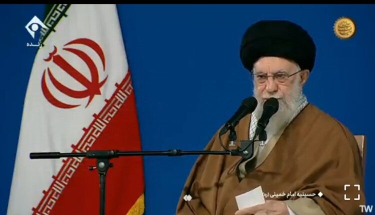 رهبر انقلاب:مردم عزیز ما عید نوروز را هم عید معنوی به حساب می‌آورند