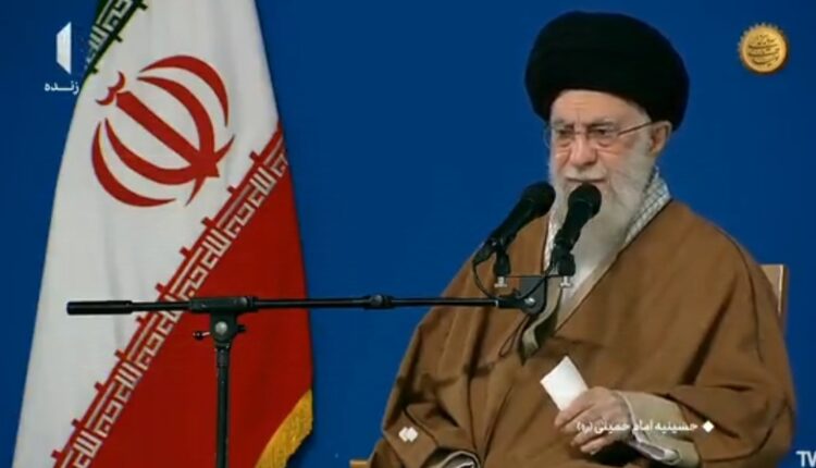 رهبر انقلاب:سال گذشته شخصیت‌های بزرگی از دست ما رفتند و مصیبت بود برای ما