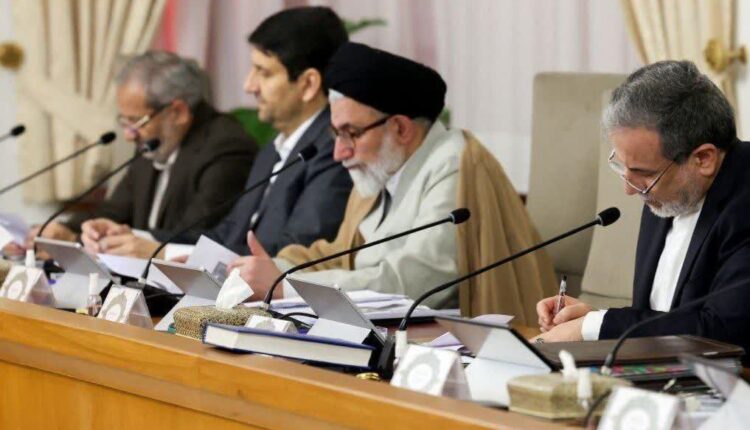 شهرام دبیری به جلسه دوم هیئت دولت هم نرسید