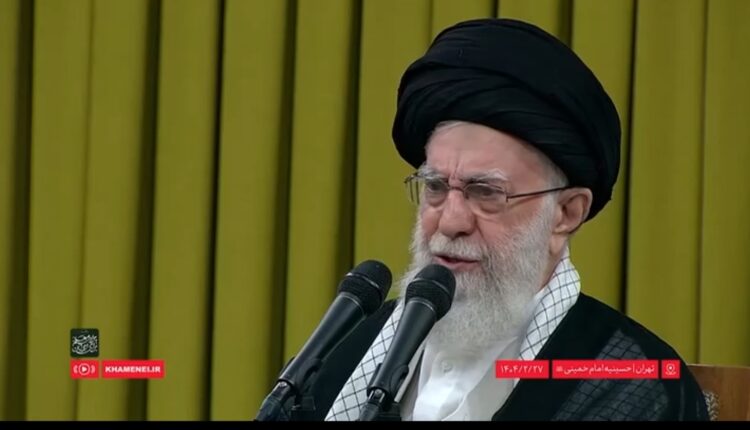 رهبر انقلاب:آمریکا از این منطقه باید برود و خواهد رفت