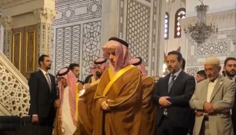 وزیر خارجه عربستان در مسجد اموی دمشق