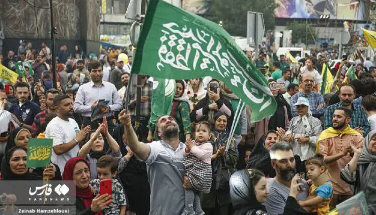 یک تصویر تاریخی است از غدیر تهران