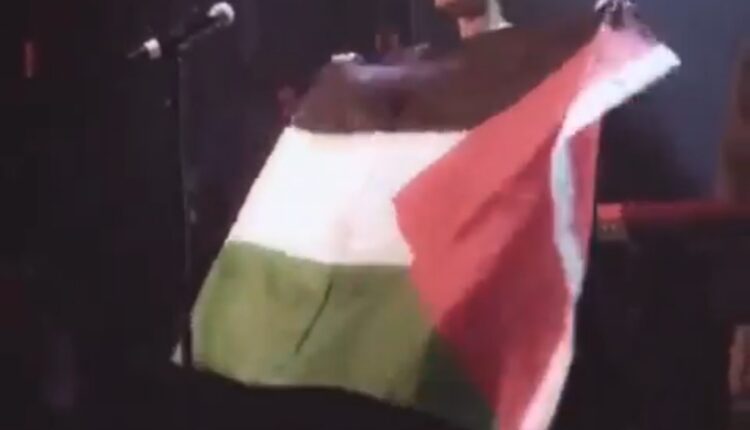 پرچم فلسطین پرچم قدرتمندترین ملت روی زمین است