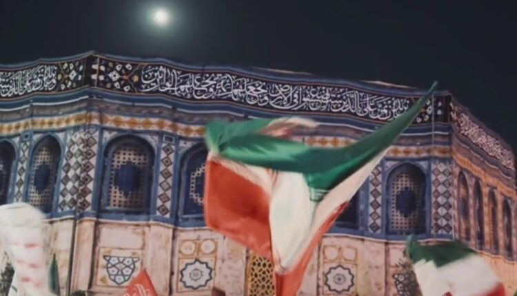 حضور پرشور خانواده‌ها در میدان انقلاب تهران