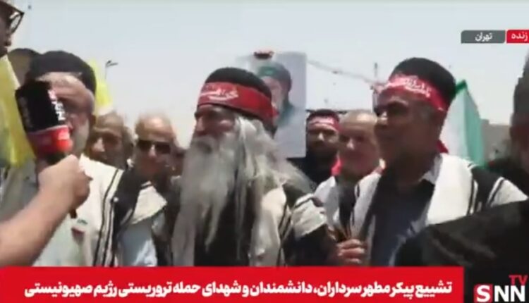 ما ایرانی هستیم خاک به دشمن نمی‌دهیم