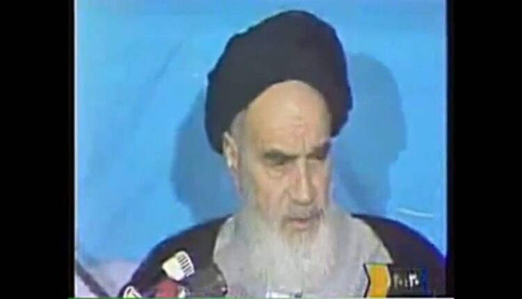 عزت نفس و غرور ملّی معجزه امام خمینی است