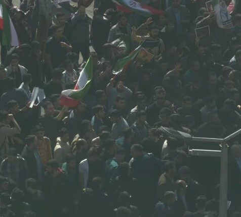 پلاکارد دانشجویان شریف: ترامپ و نتانیاهو قاتل این جان‌های شریف