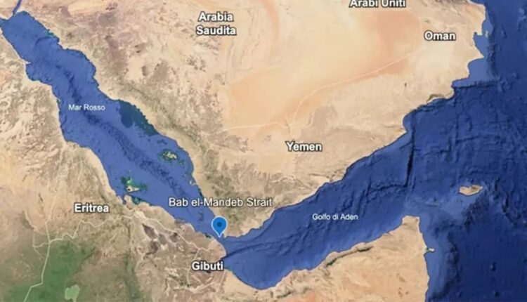 بلومبرگ: نفتکش‌های عربستان مسیر خود را به دور آفریقا تغییر دادند