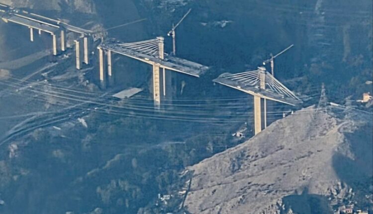 معاون وزیر راه: بازسازی پل B۱ کرج تا ۳ هزار میلیارد تومان بودجه نیاز دارد